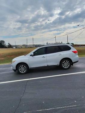 2013 Nissan Pathfinder LE
