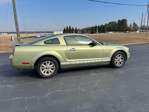 2006 Ford Mustang Base