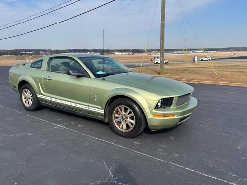 2006 Ford Mustang Base