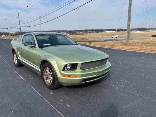 2006 Ford Mustang Base