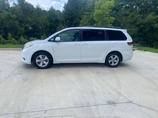 2012 Toyota Sienna LE