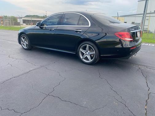 2017 Mercedes-Benz E-Class 4MATIC