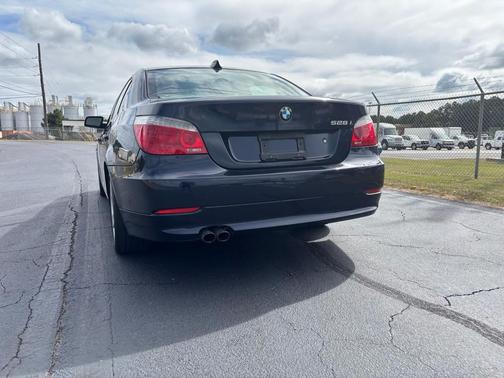 2009 BMW 528 528i