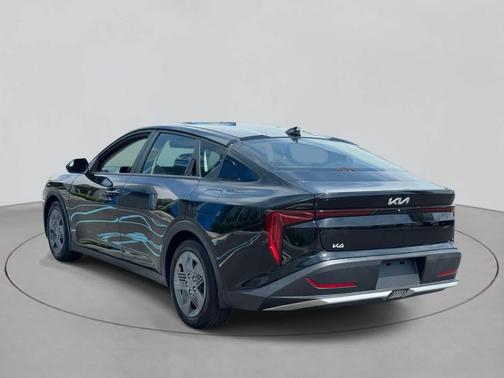 Aurora Black Pearl 2025 Kia K4 LX