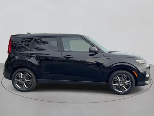 2022 Kia Soul EX