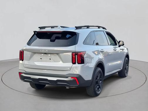 Wolf Gray 2024 Kia Sorento SX