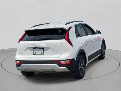 2024 Kia Niro LX