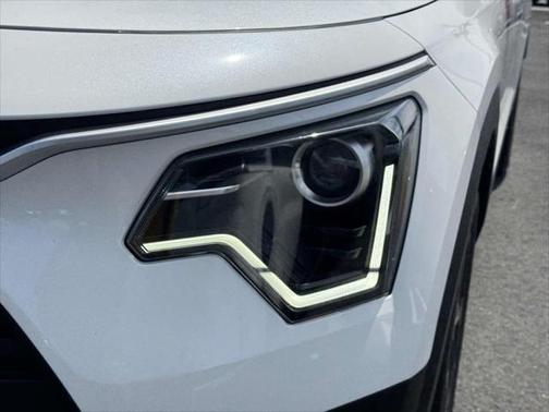2024 Kia Niro LX