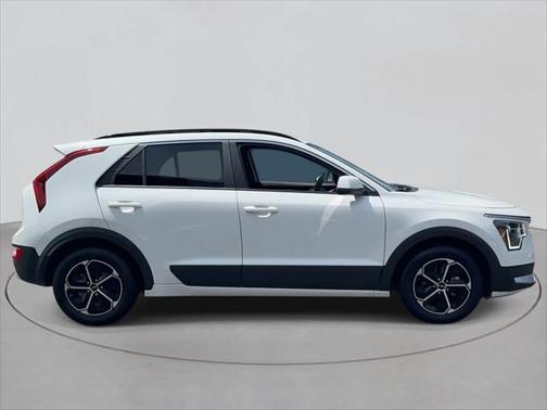 2024 Kia Niro LX