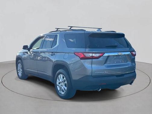 Satin Steel Metallic 2019 Chevrolet Traverse LT Cloth