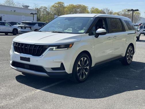 Snow White Pearl 2022 Kia Carnival EX