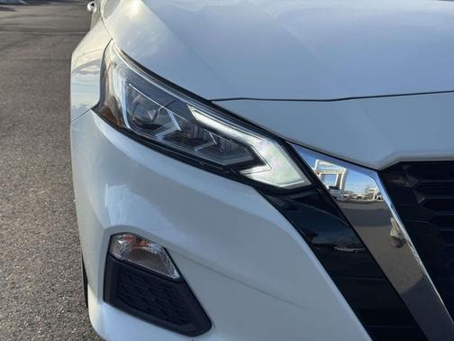 2020 Nissan Altima SR FWD