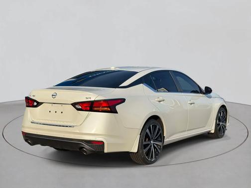 2020 Nissan Altima SR FWD