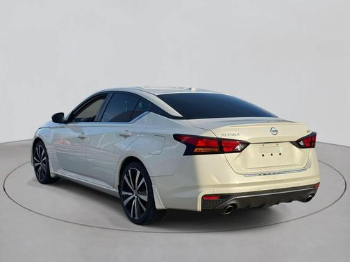 2020 Nissan Altima SR FWD
