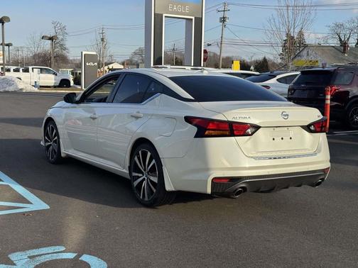 2020 Nissan Altima SR FWD