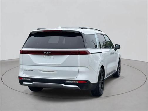 2022 Kia Carnival SX