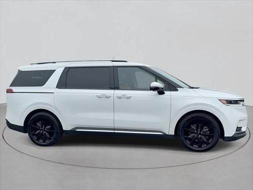 2022 Kia Carnival SX