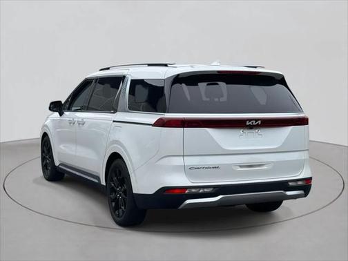 2022 Kia Carnival SX