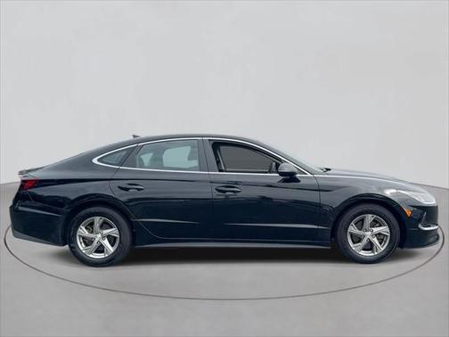 2022 Hyundai SONATA SE