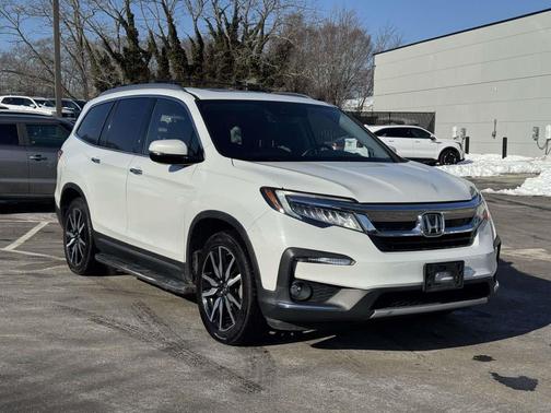 2022 Honda Pilot Touring 8-Passenger