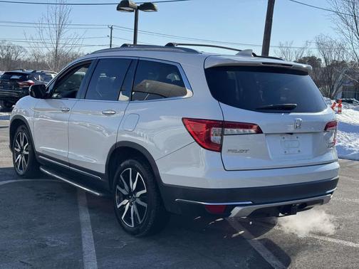 2022 Honda Pilot Touring 8-Passenger