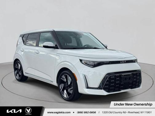 Snow White Pearl 2023 Kia Soul GT-Line