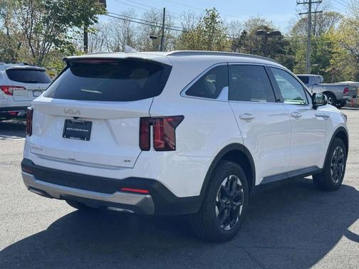 Glacial White Pearl 2025 Kia Sorento S