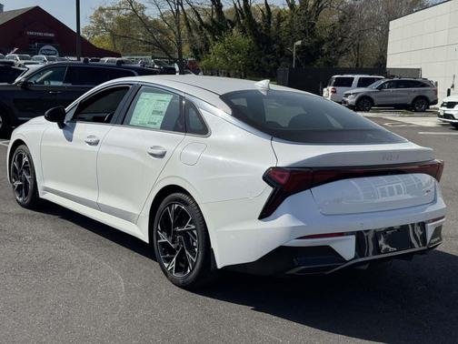 Snow White Pearl 2025 Kia K5 GT-Line