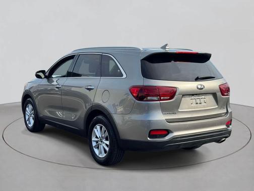 Titanium Silver 2019 Kia Sorento LX