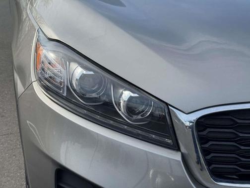 Titanium Silver 2019 Kia Sorento LX
