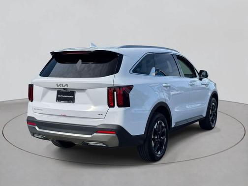 Glacial White Pearl 2025 Kia Sorento S