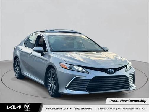 2023 Toyota Camry Hybrid XLE