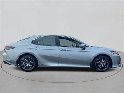 2023 Toyota Camry Hybrid XLE