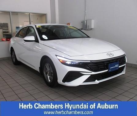 2025 Hyundai ELANTRA SE