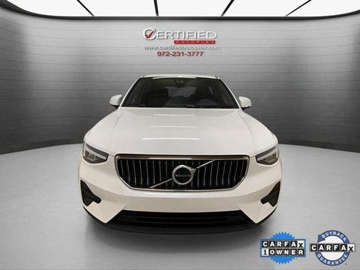 2025 Volvo XC40 B5 Core Bright Theme
