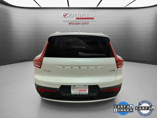 2025 Volvo XC40 B5 Core Bright Theme