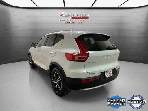 2025 Volvo XC40 B5 Core Bright Theme