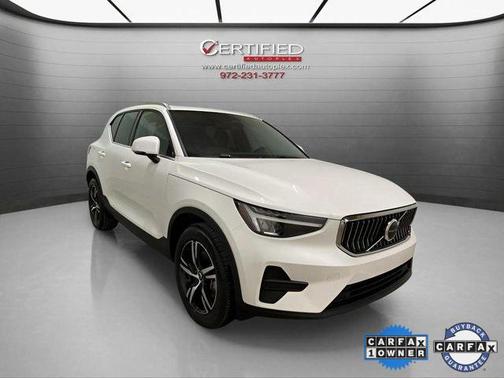 2025 Volvo XC40 B5 Core Bright Theme