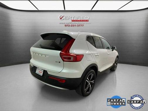 2025 Volvo XC40 B5 Core Bright Theme