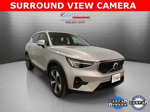 2025 Volvo XC40 B5 Plus Bright Theme