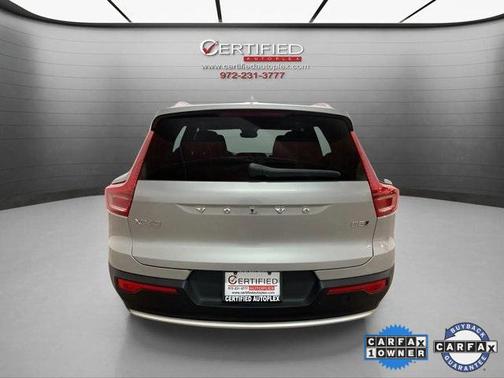 2025 Volvo XC40 B5 Plus Bright Theme