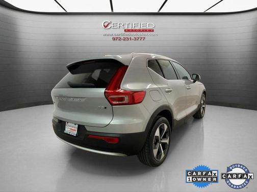 2025 Volvo XC40 B5 Plus Bright Theme