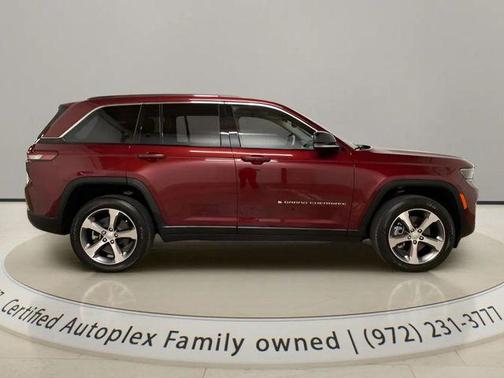 Velvet Red Pearlcoat 2022 Jeep Grand Cherokee 4xe Base
