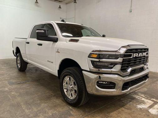 Bright White Clearcoat 2026 RAM 2500 Big Horn Crew Cab 4x4 6'4' Box