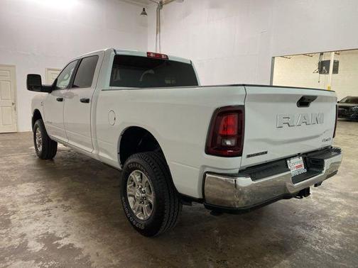 Bright White Clearcoat 2026 RAM 2500 Big Horn Crew Cab 4x4 6'4' Box