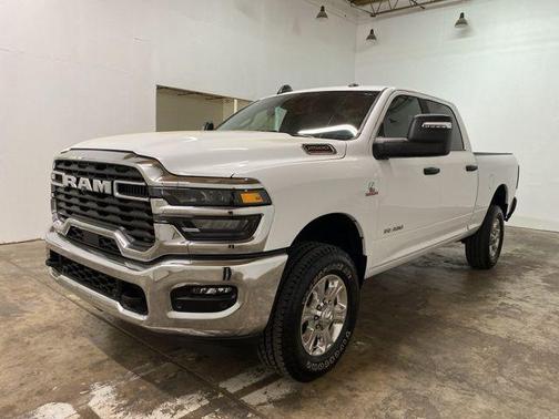 Bright White Clearcoat 2026 RAM 2500 Big Horn Crew Cab 4x4 6'4' Box