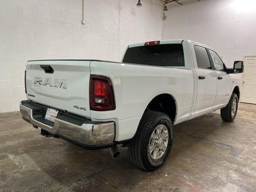 Bright White Clearcoat 2026 RAM 2500 Big Horn Crew Cab 4x4 6'4' Box
