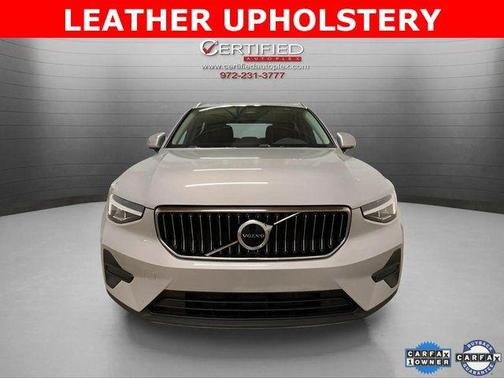 2025 Volvo XC40 B5 Core Bright Theme