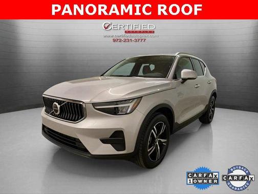 2025 Volvo XC40 B5 Core Bright Theme