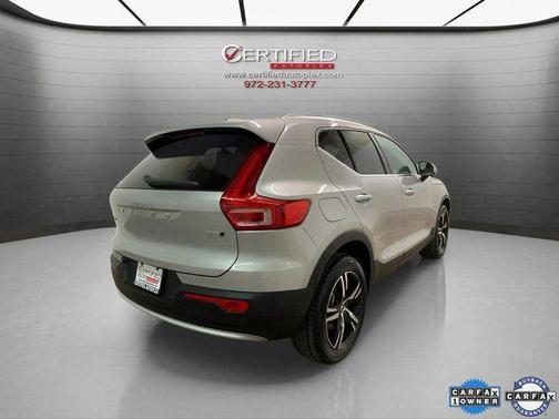 2025 Volvo XC40 B5 Core Bright Theme